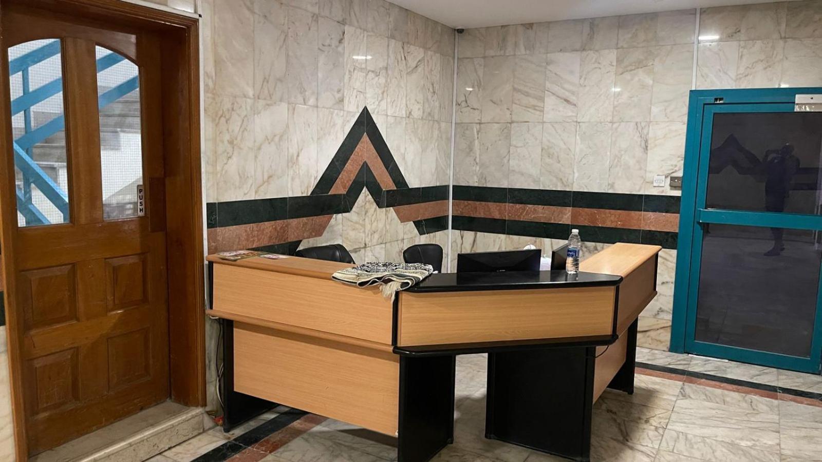 Royal House Capsule Hotel Dubai Eksteriør billede