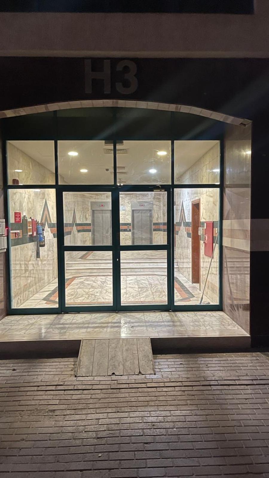 Royal House Capsule Hotel Dubai Eksteriør billede
