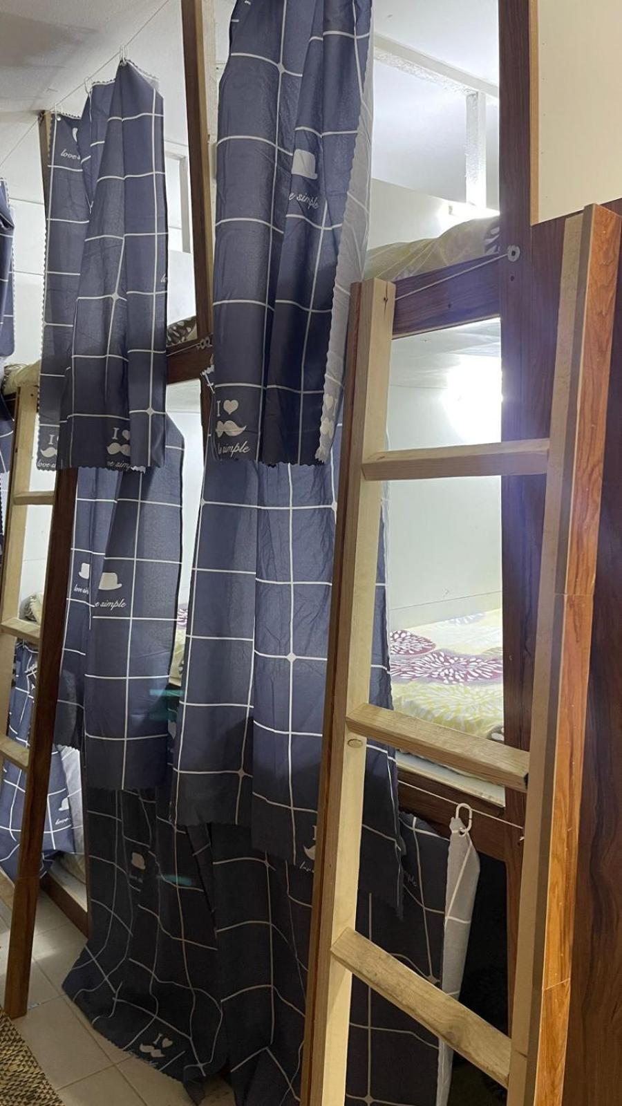 Royal House Capsule Hotel Dubai Eksteriør billede
